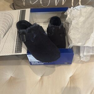 Birkenstock Boston Shearling Suede Clogs with buckle. Size Men’s 8.